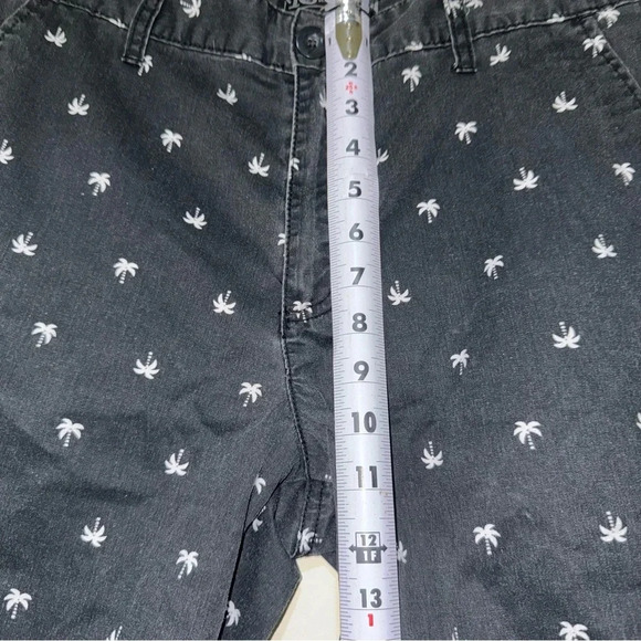 Men’s Retrofit Brand Casual Skater Black + White Palm Tree Print Shorts Size:32 - Picture 14 of 16